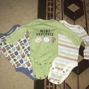 Explorer onesies size 0-3